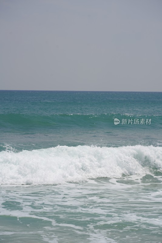 海南三亚万宁日月湾海浪