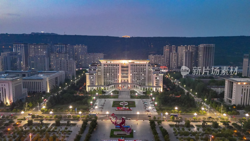 陕西宝鸡市政府夜景航拍图