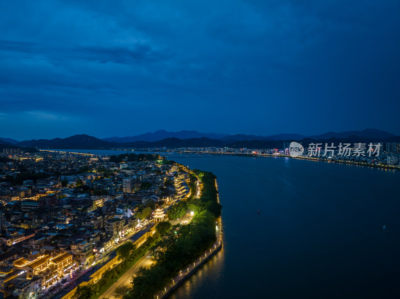 航拍夏季夜晚潮州广济楼夜景风光