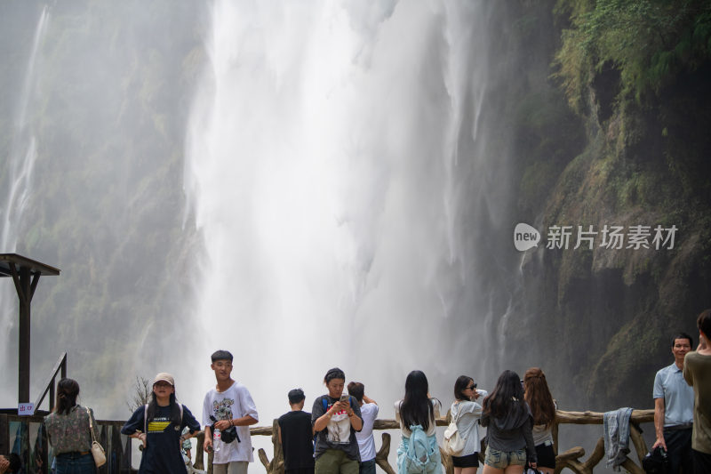 峡谷山川瀑布水流奔腾大自然风光