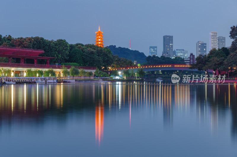 佛山千灯湖公园城市摩天大楼建筑夜景灯光