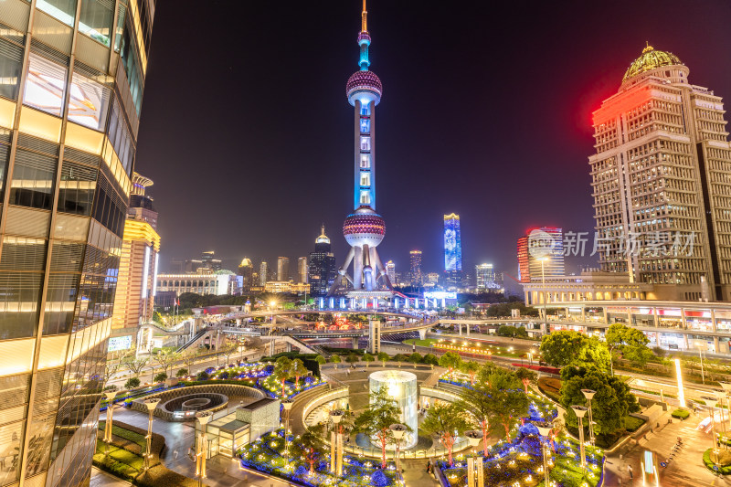 上海东方明珠和国金中心夜景