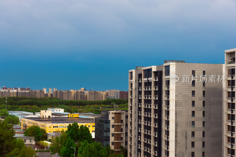 雨中的城市风光