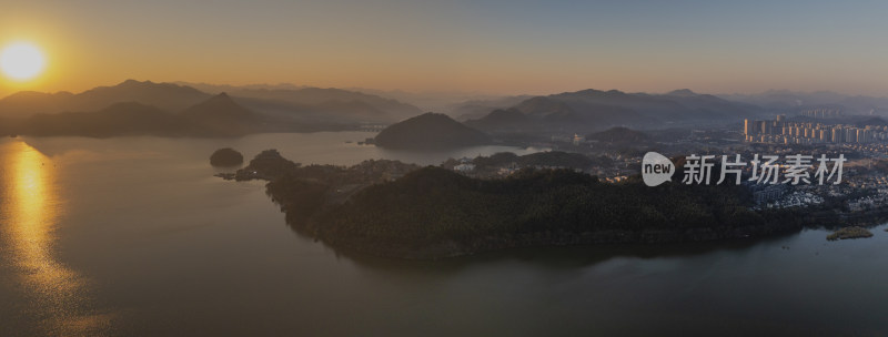 杭州临安青山湖秋水杉林色风光