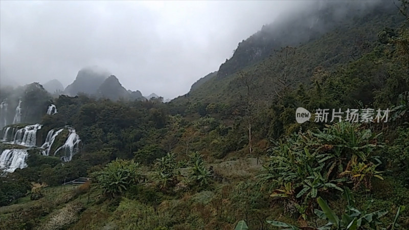 南宁山间瀑布自然风景