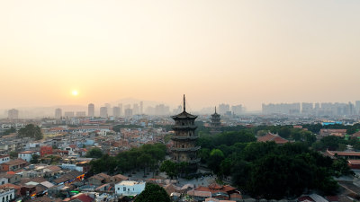 泉州东西塔航拍泉州西街开元寺夕阳日落风景