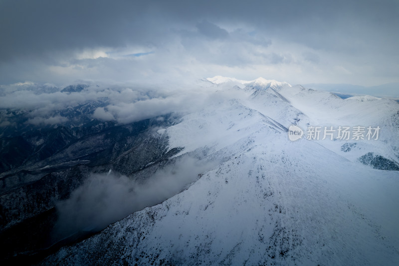 青海 祁连山 雪景