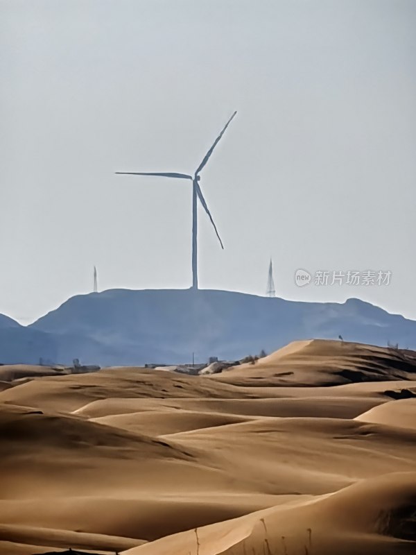 沙漠中的风力发电机