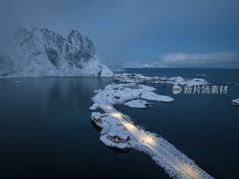 挪威罗弗敦群岛北极圈雷纳冬季雪景高空航拍