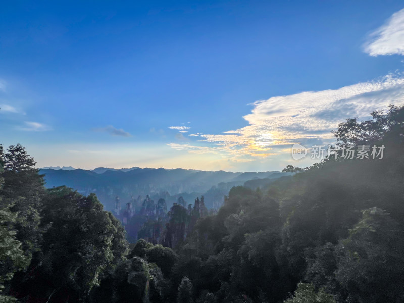 中国湖南张家界的壮丽山脉景观