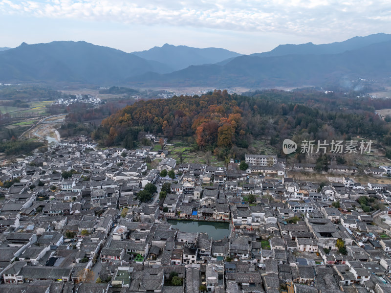 安徽黄山水墨江南宏村徽派建筑群秋色航拍