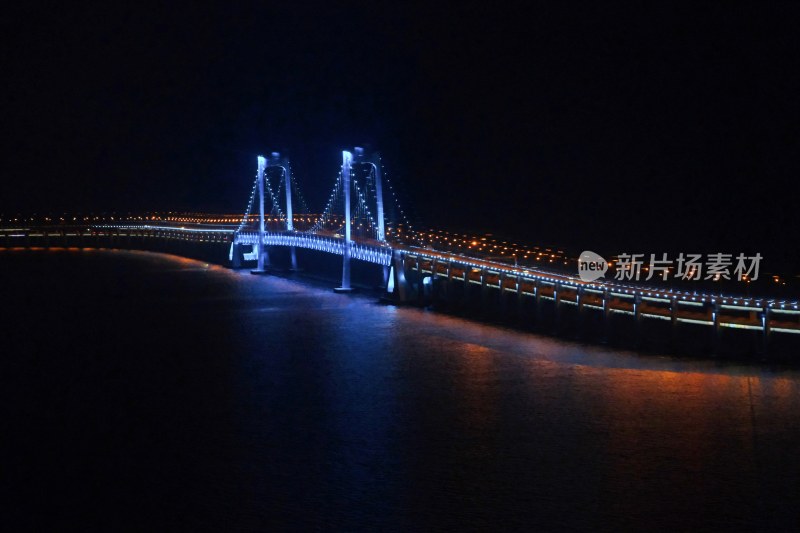 大连跨海大桥的夜景