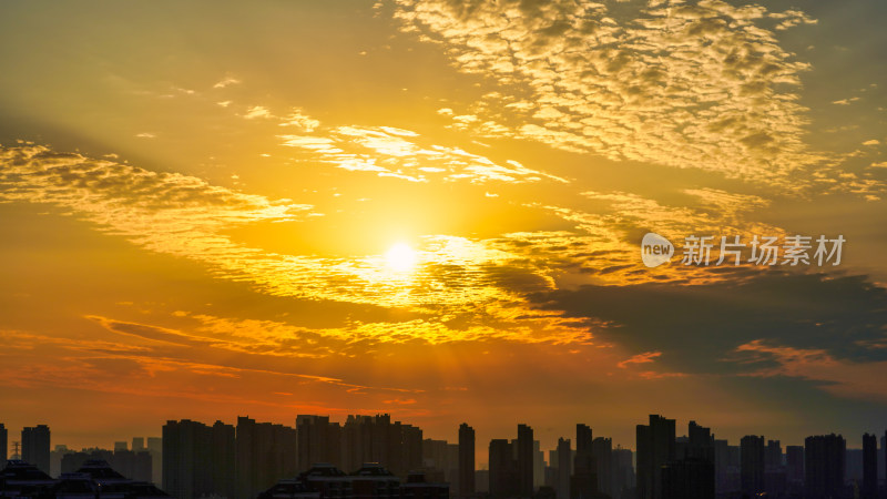 武汉城市天空的朝霞