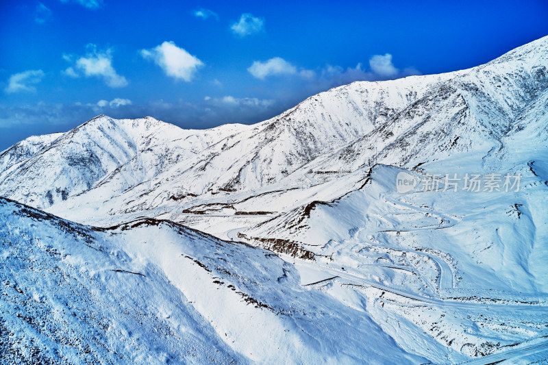 连绵不绝的雪山