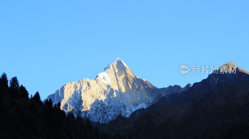 四姑娘山