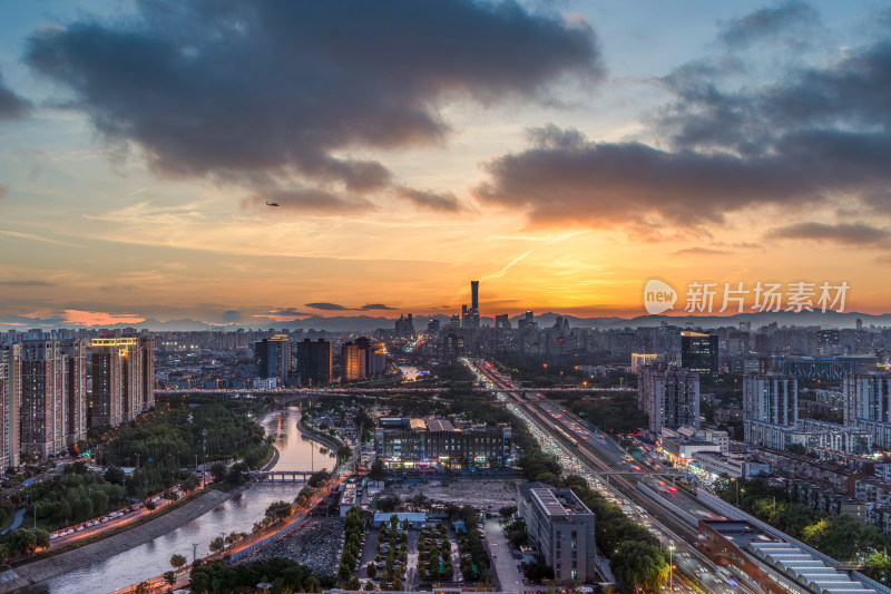 北京日落时分的城市全景俯瞰