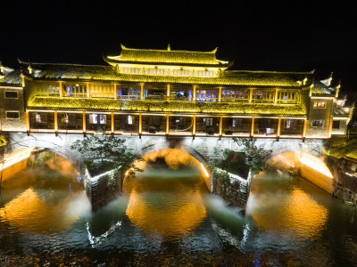 湖南湘西凤凰古城虹桥夜景