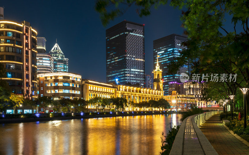 上海邮政博物馆和苏州河夜景