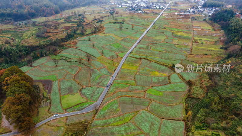 安徽塔川徽派山涧白墙建筑群航拍