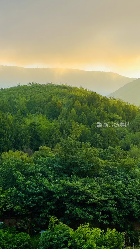 山林日出自然风光