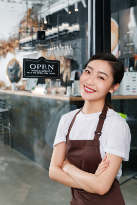 咖啡店的女服务员