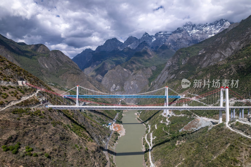 云南香格里拉藏族虎跳峡大桥航拍