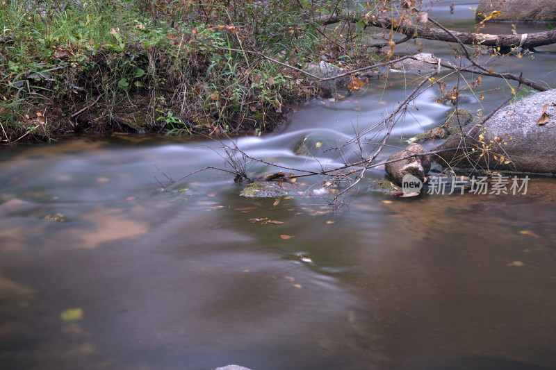 秋季北京山区流水慢门摄影