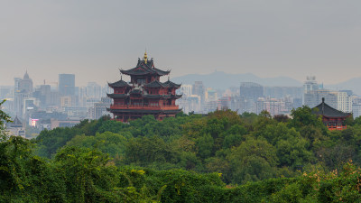 浙江杭州吴山城隍阁城市天际线