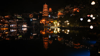 贵州兴义市峰林布依景区夜景