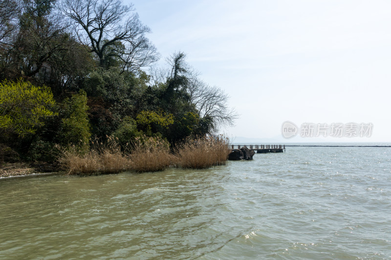 无锡太湖鼋头渚景区早春太湖湖岸风光