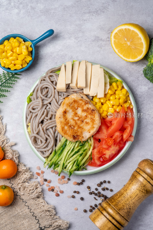 低卡轻食鱼饼荞麦面