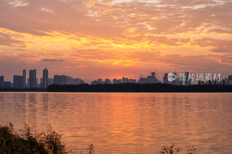 湖北武汉金银湖夕阳景色