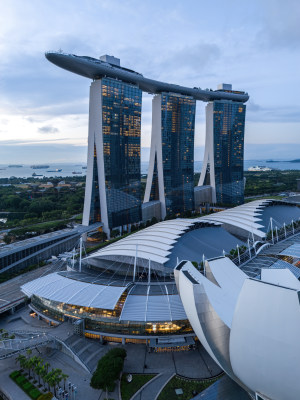 新加坡滨海湾金沙海滨奥林匹克蓝调夜景航拍