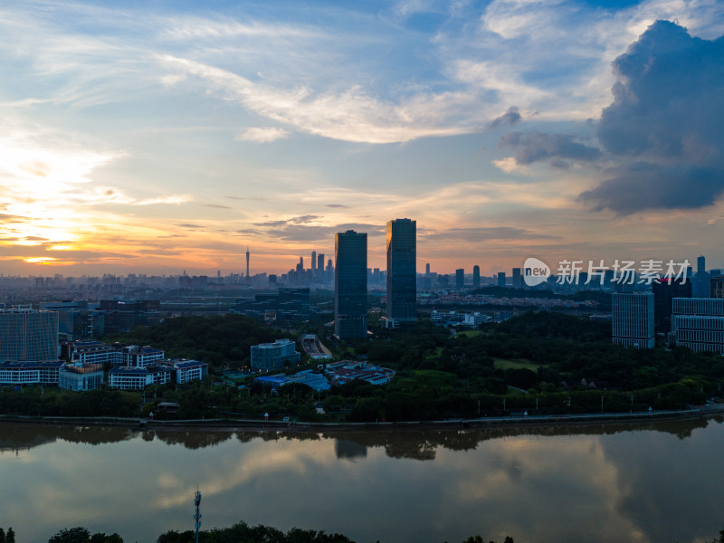 广州大学城生物岛日落夜景航拍