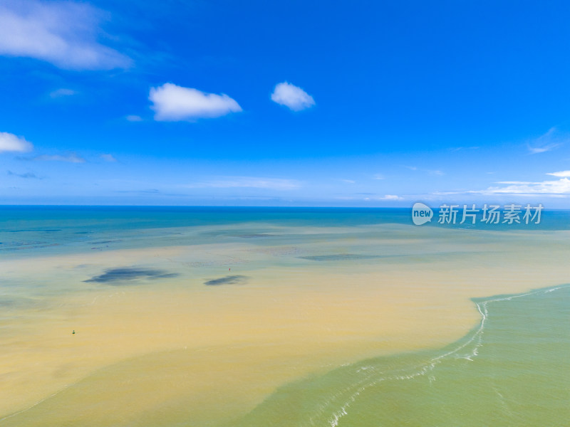 蓝色海洋大海岛屿自然风光航拍图