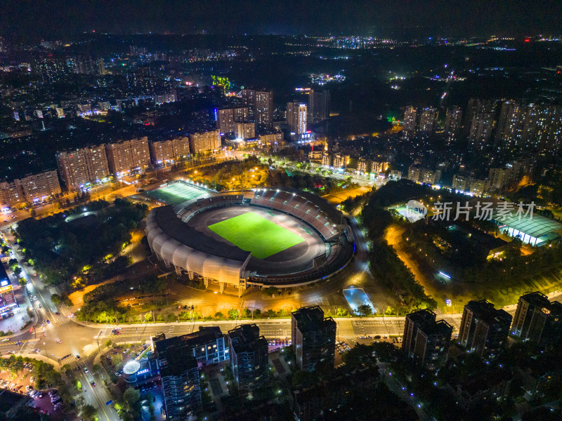 四川自贡体育中心夜景航拍图