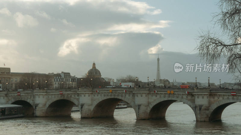 巴黎塞纳河上的桥梁景观