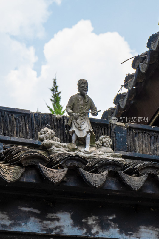 苏州寒山寺小人雕像