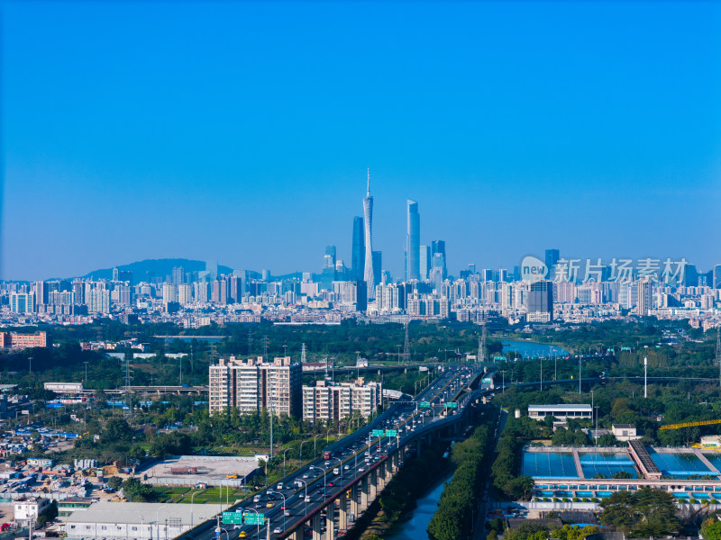 广州城市天际线蓝天航拍