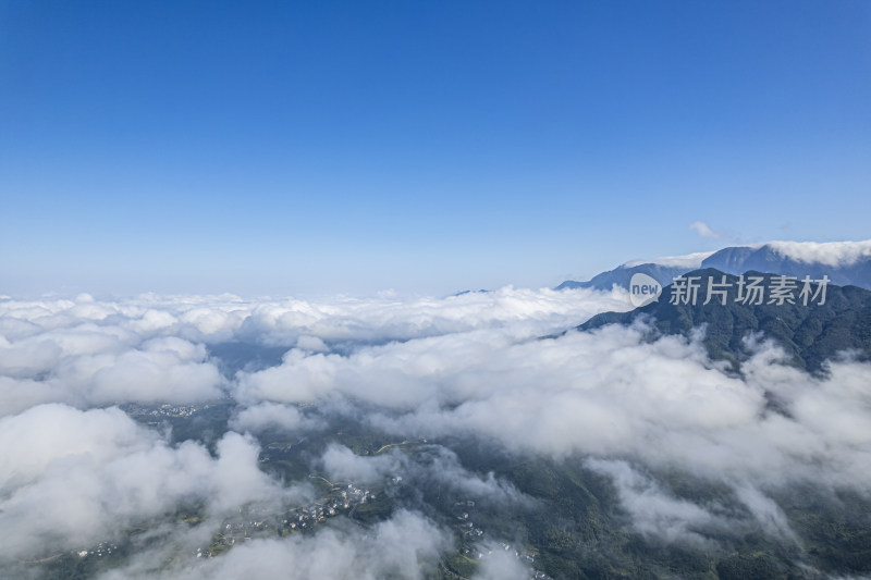 江西武功山山峰云海自然风光摄影配图