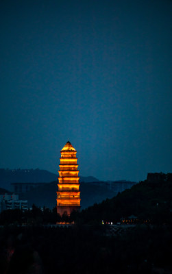 陕西延安宝塔山宝塔岭山寺塔夜景