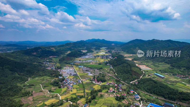 山川丘陵农田农业种植美丽乡村航拍图