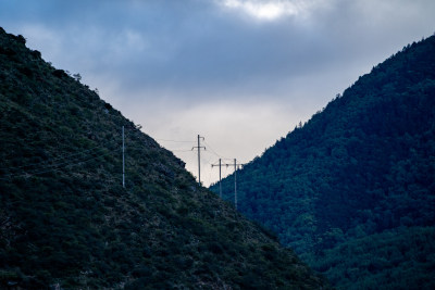 四川阿坝藏族羌族自治州四姑娘雪山风貌