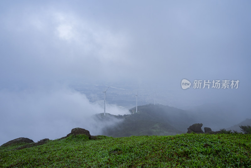 云海之上的风车群