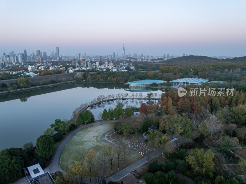 江苏南京灵山风景区前湖秋天秋色航拍