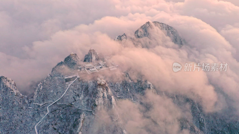 河南洛阳老君山雪景