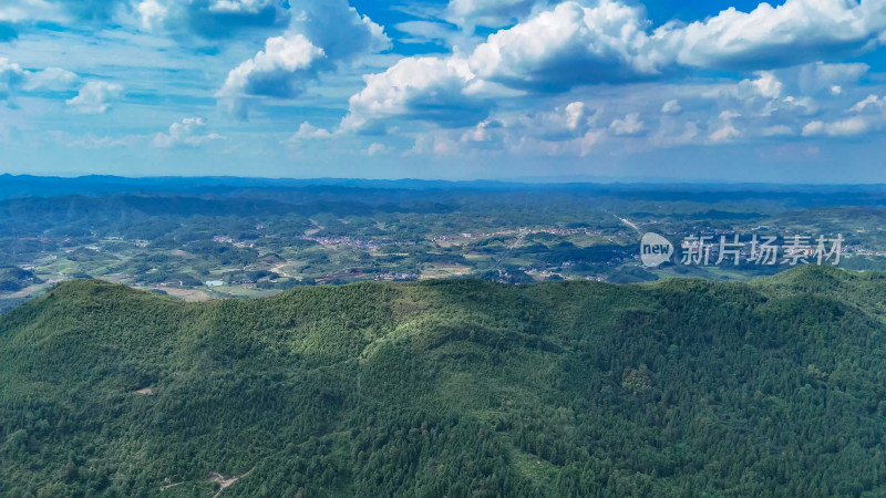 丘陵山川农田山脉航拍图