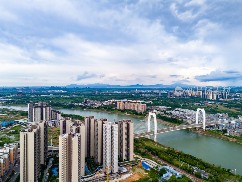 广西贵港城市大景航拍图