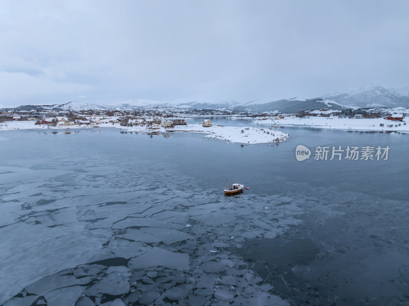 挪威罗弗敦群岛北极圈雷纳冬季雪景高空航拍