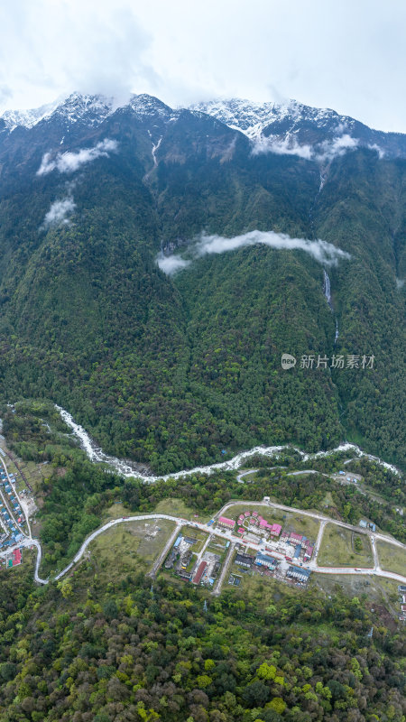 西藏林芝莲花圣地墨脱热带雨林云雾高空航拍